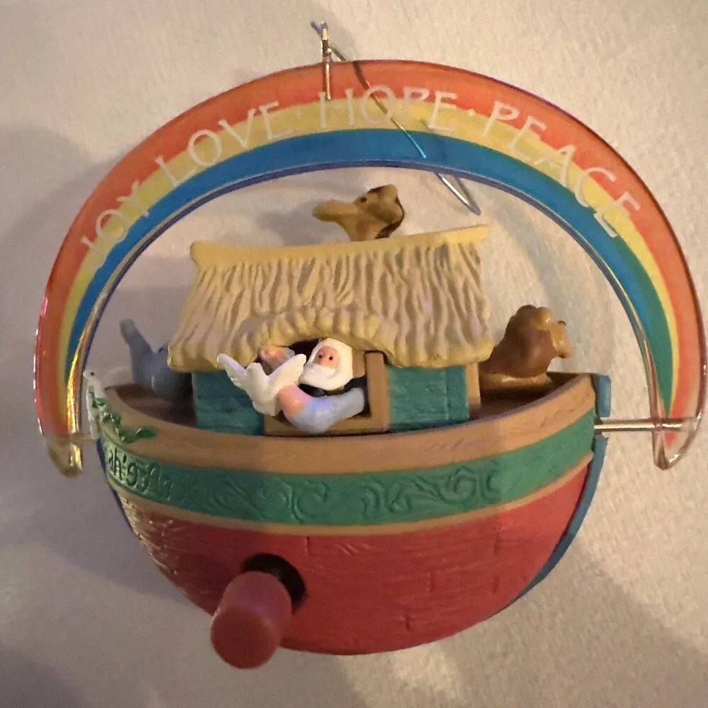 1991 Noahs Ark Hallmark Ornament Windup Motion Rainbow Joy Love Hope Peace VTG